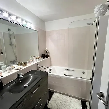 Apartment 85m2, Hypercentre, Balcon, Parking, Clim *