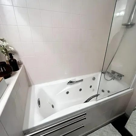 85m2, Hypercentre, Balcon, Parking, Clim * Clermont-Ferrand